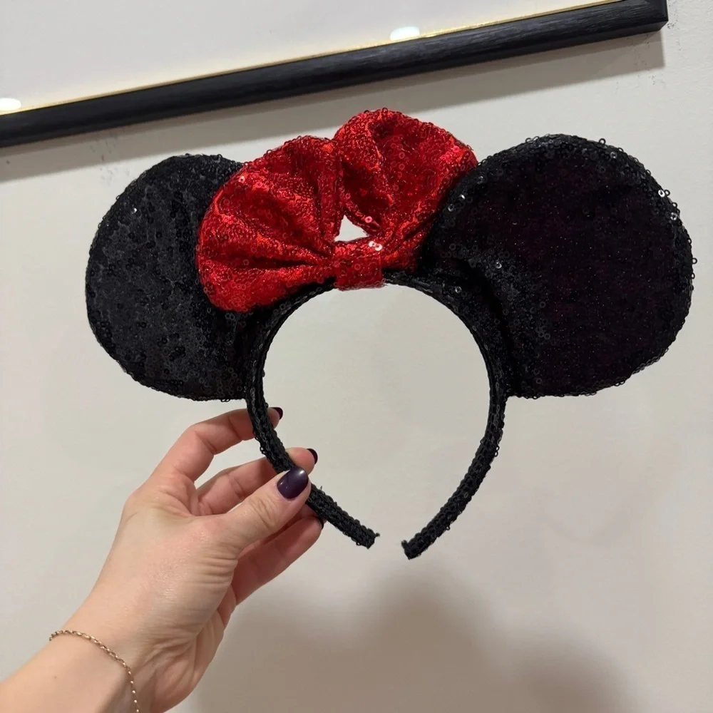 Disney Parks Minnie Mouse ears headband sequins bow